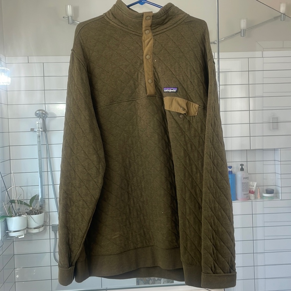 Patagonia XXL olive green quilted pullover jacket , worn a few times